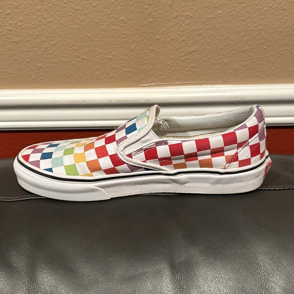 Vans Classic Slip-ons Rainbow Checkered - NWOT…US Women’s size 7.5 or Mens sz 6 - Picture 3 of 9